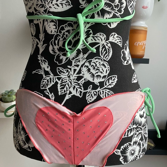 Luli Fama Corazon De Melon bikini - Picture 6 of 16